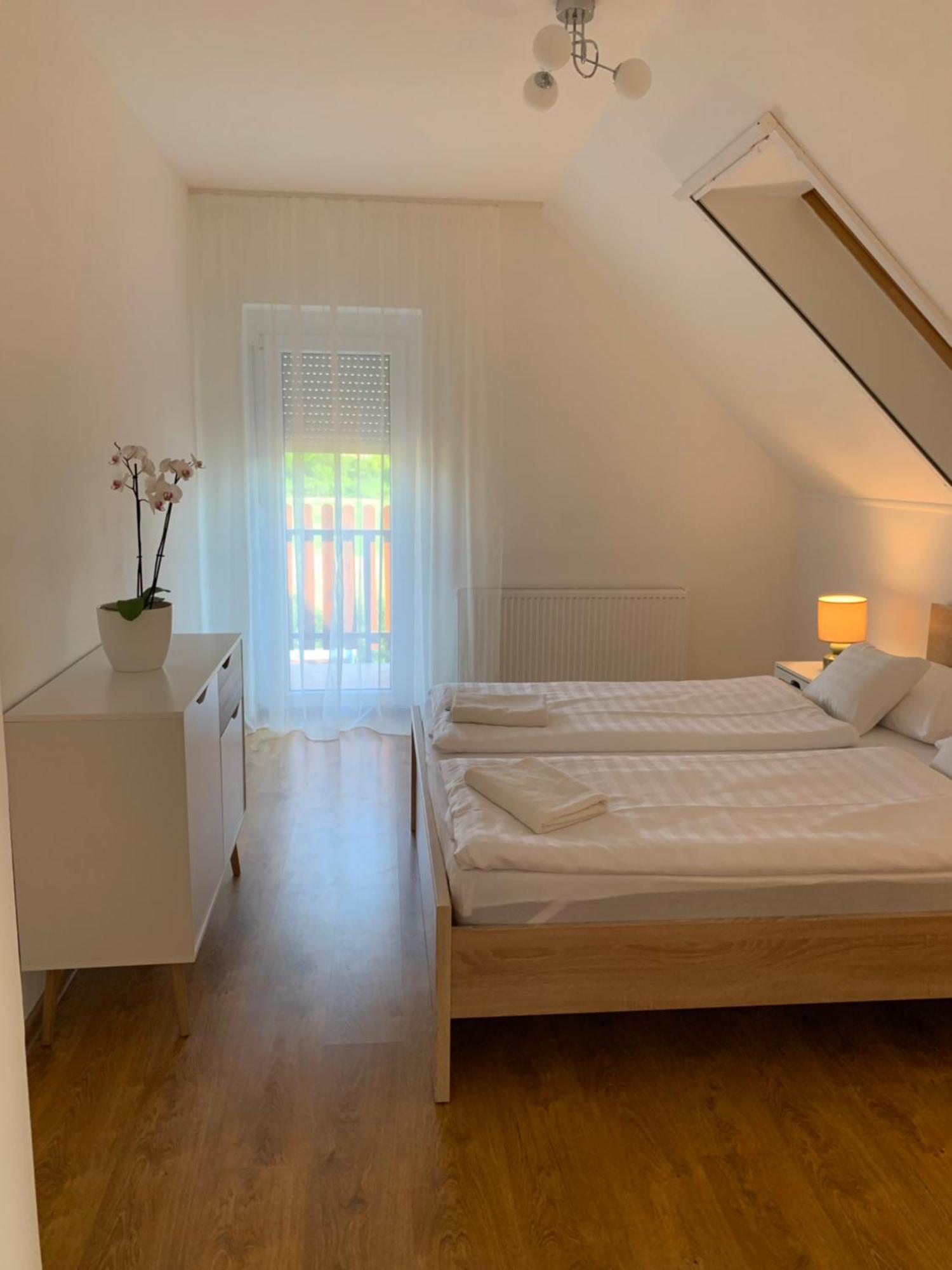 Feher Orchidea Apartman Egerszalók Exteriör bild